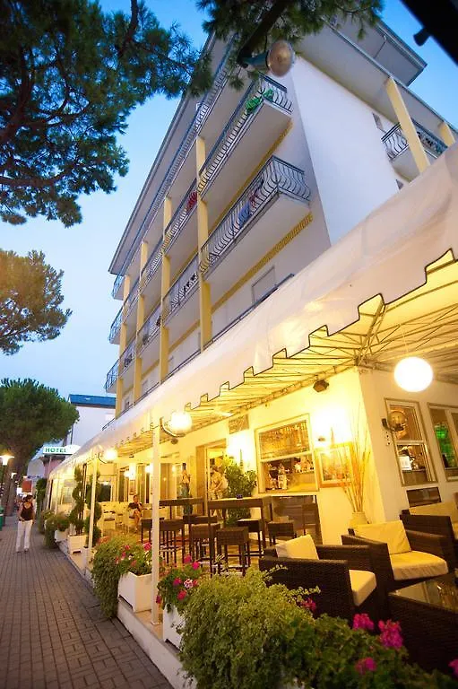Hotel Roma Lido di Jesolo 3*,  Italia