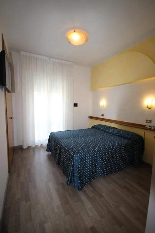 Hotel Roma Лидо-ди-Езоло