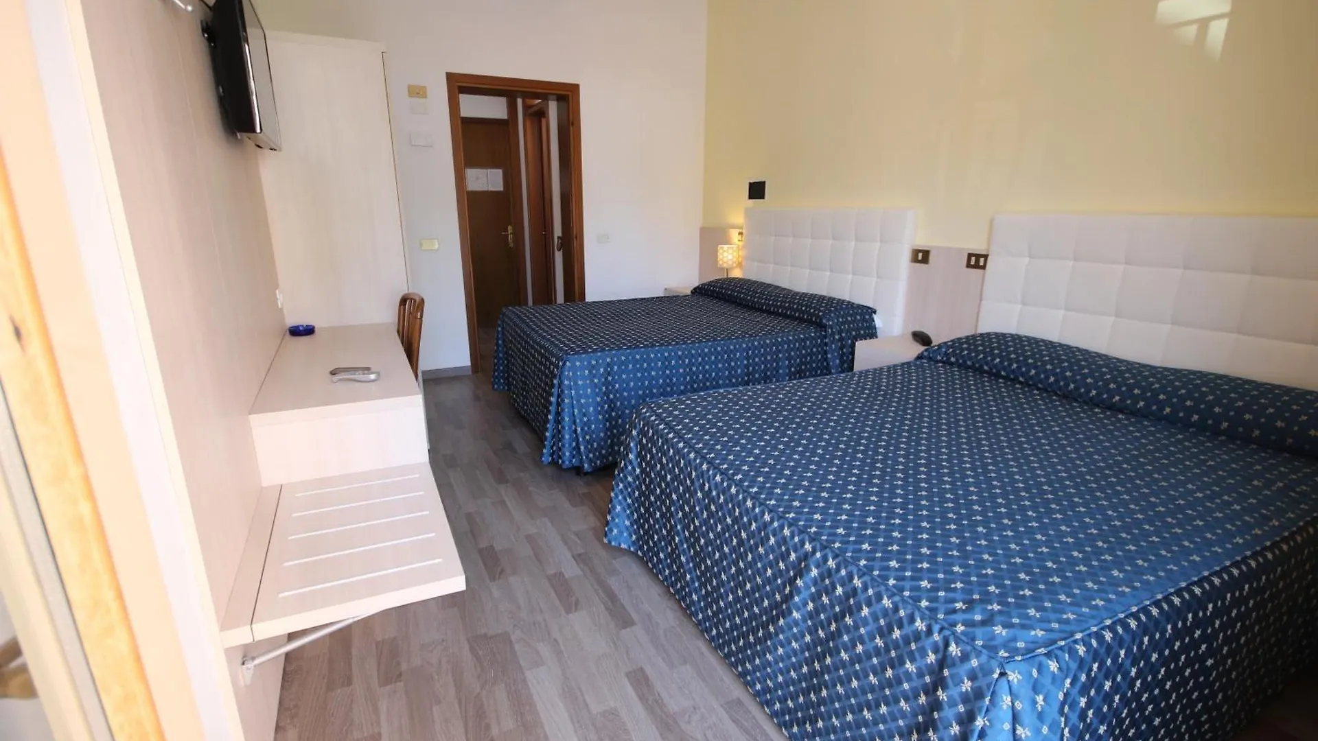 Hotel Roma Лидо-ди-Езоло