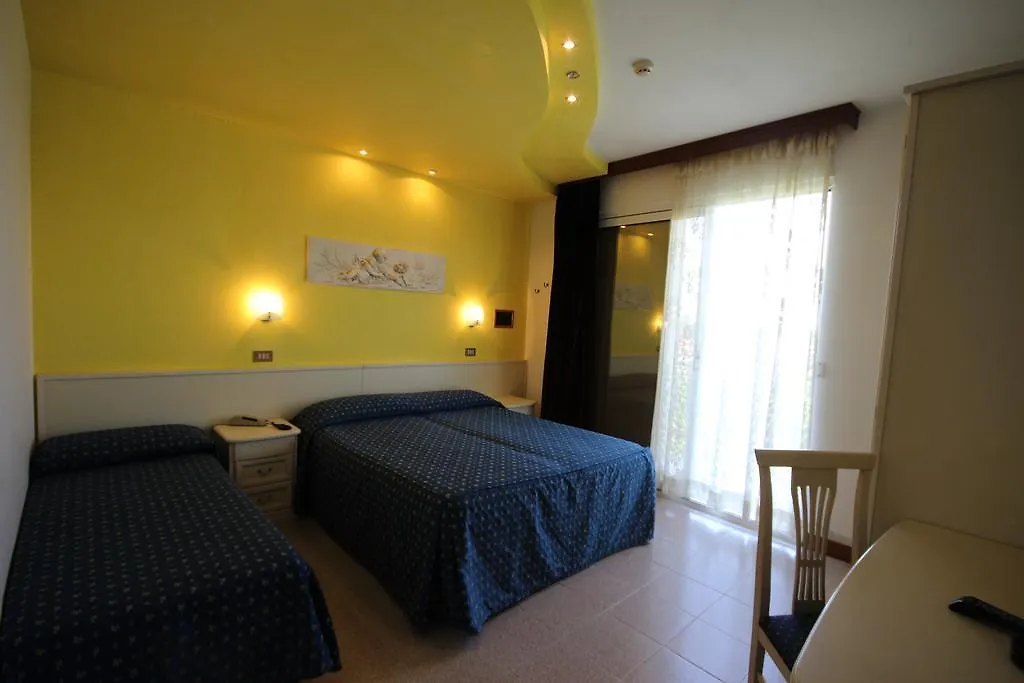 Hotel Roma Лидо-ди-Езоло